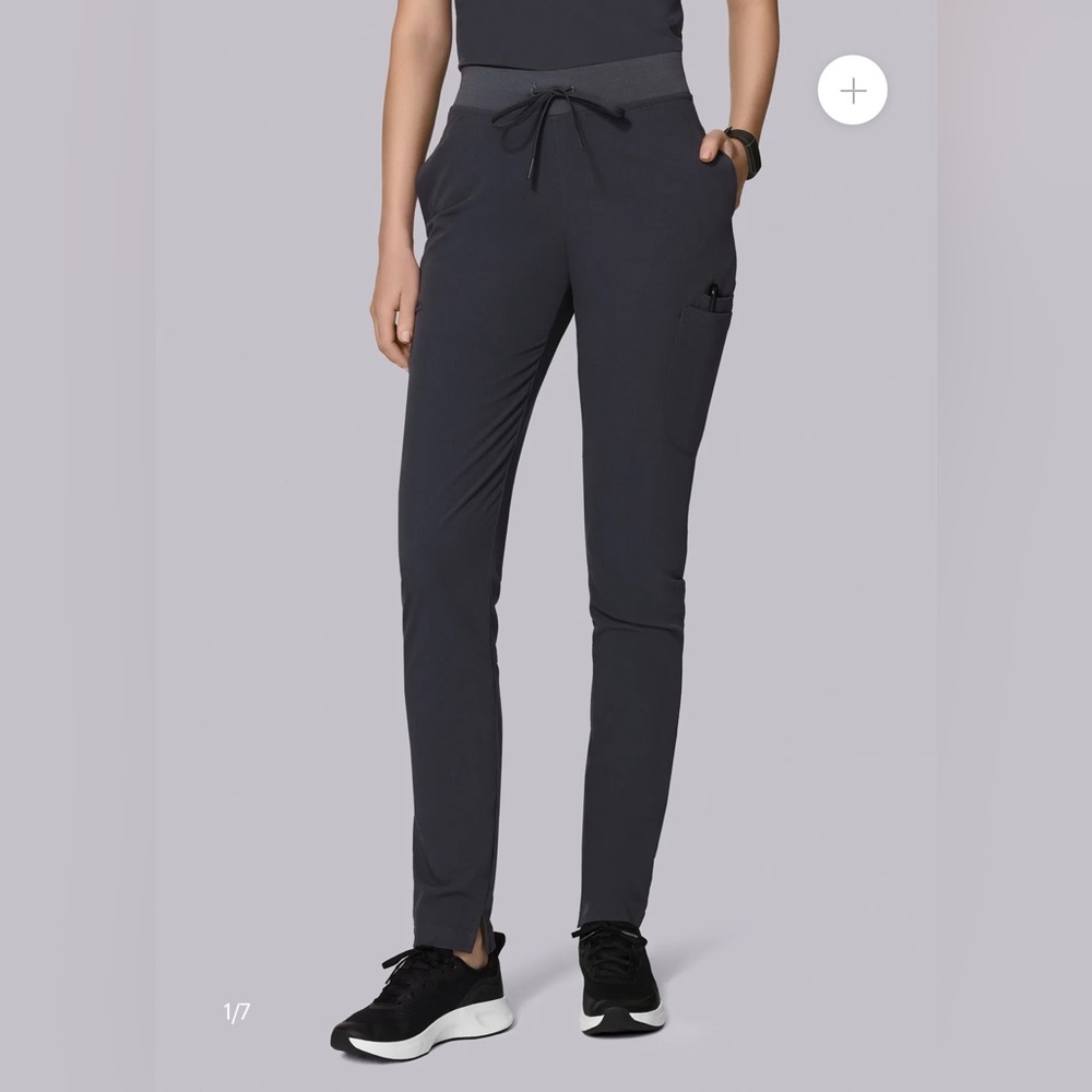 Mandala Scrubs 6 Pocket Slim Pants Pewter. Size Medium/regular. New with tags.